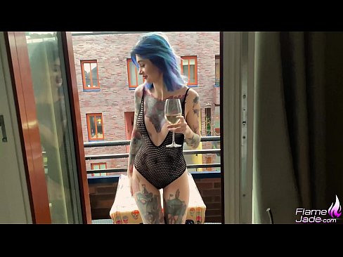 ❤️ Ochiq osmon ostida ehtiros bilan so'rayotgan ajoyib qiz Super seks uz.4k-porno.ru ️❤